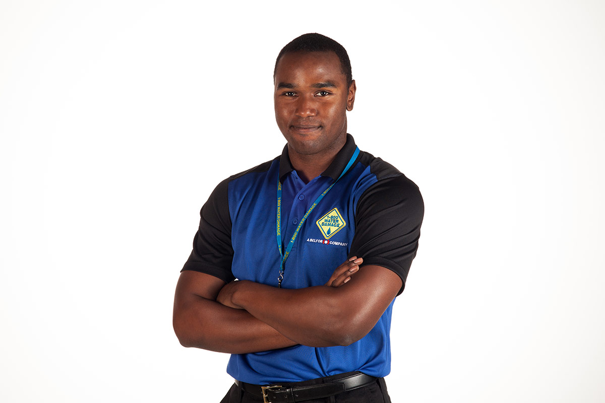 1-800 Water Damage tech